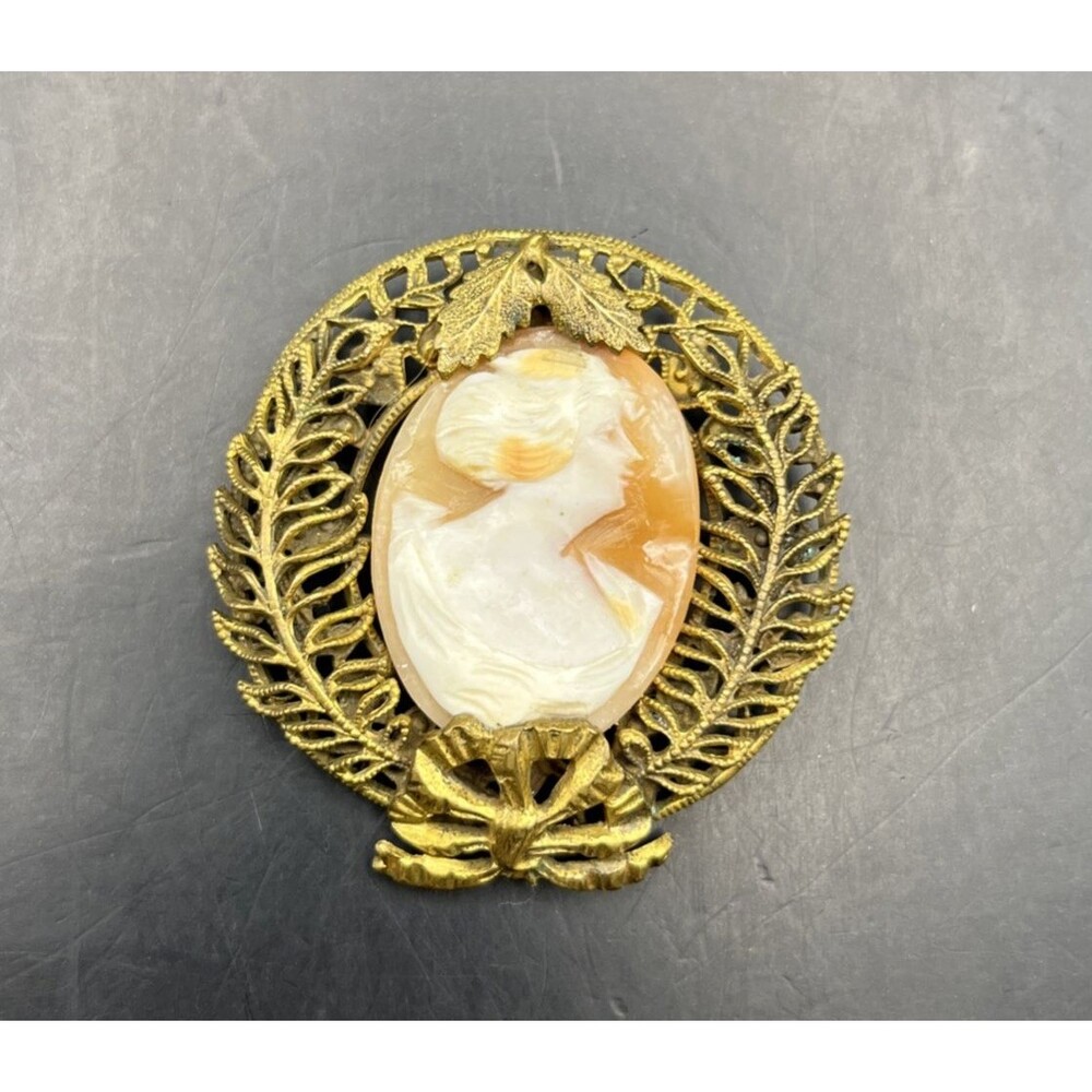 Vintage Carved Shell Cameo Brooch Pin Gold Tone Textured Filigree Style Leaves